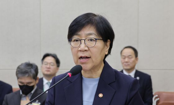 감사 인사하는 정은경 장관