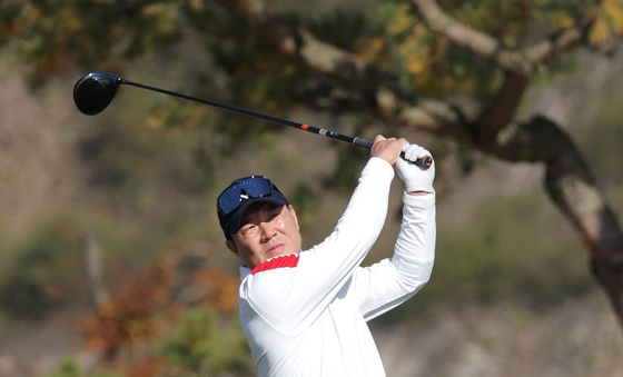 이형택, 티샷하는 '테니스의 전설'