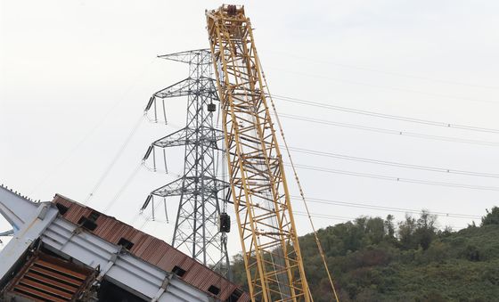 울산화력 타워 5호기 고정 작업