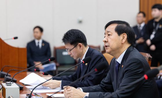 답변하는 구윤철 부총리