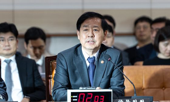 법사위 출석해 답변하는 구윤철 경제부총리