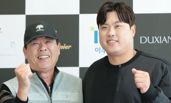 류현진, 자선골프대회 아버지와 함께