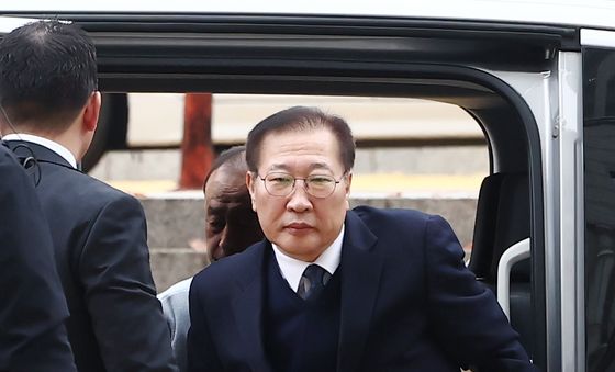 차량에서 내리는 박성재 전 법무부 장관