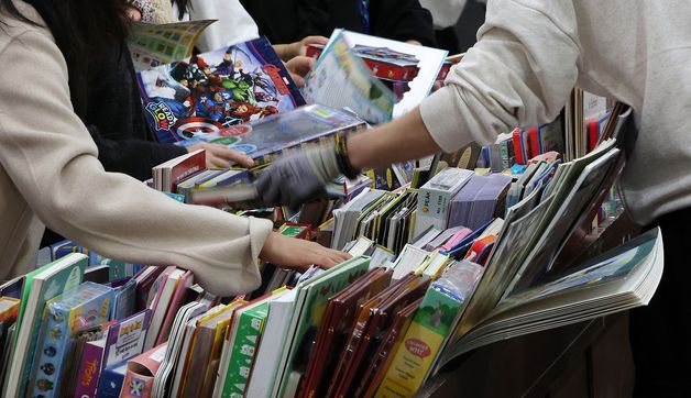 국제유아교육전 '영어 원서에 관심 폭발'