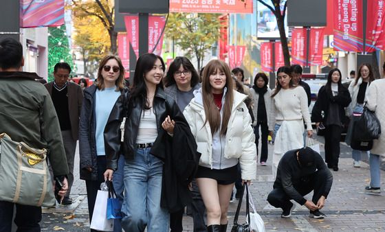 명동에 돌아온 활기… 3분기 외국인 526만 명