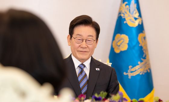 이재명 대통령, 민가협 초청 오찬 간담회