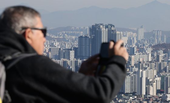 서울 지역 아파트 거래량 급감, 지난달 대비 10분의 1 수준