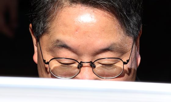 대검 청사 나서는 검찰총장 대행 노만석