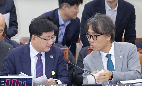 기후에너지위 대화하는 김성환 장관