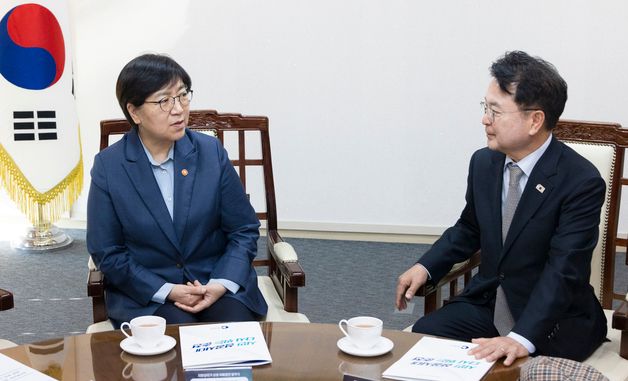 정은경 장관, 보건복지부-춘천시 지방살리기 상생 자매결연