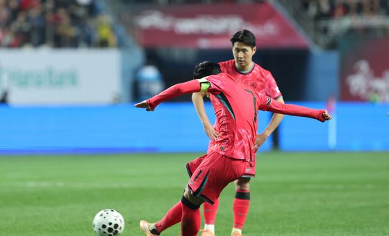 손흥민 환상적인 프리킥