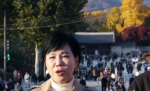 현장 브리핑하는 전현희 더불어민주당 의원