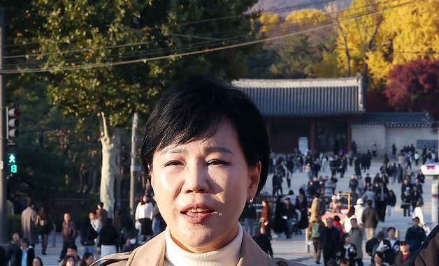 종묘 현장 실태 점검 앞서 브리핑하는 전현희 의원