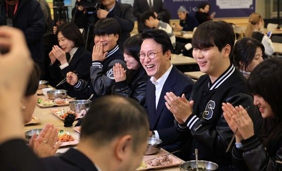 천원의 아침밥 현장 방문한 김민석 총리