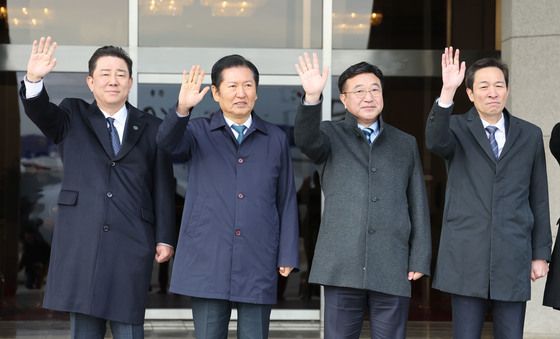 '李대통령 향해'