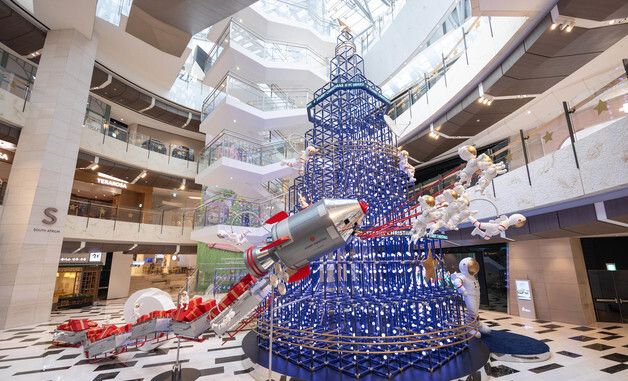 IFC몰, 우주로 떠나는 크리스마스 포토존 공개