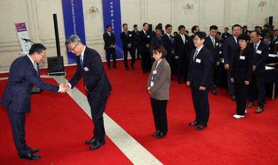 정성호 장관에게 줄서서 신고하는 전국보호기관장