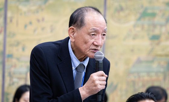 질의 답하는 김효재 한국언론진흥재단 이사장