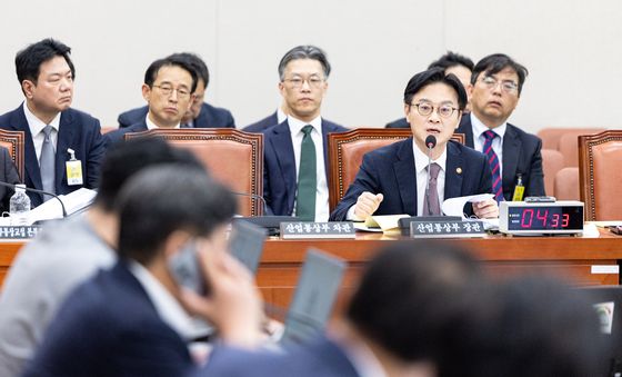 국회 산자위 답변하는 김정관 장관