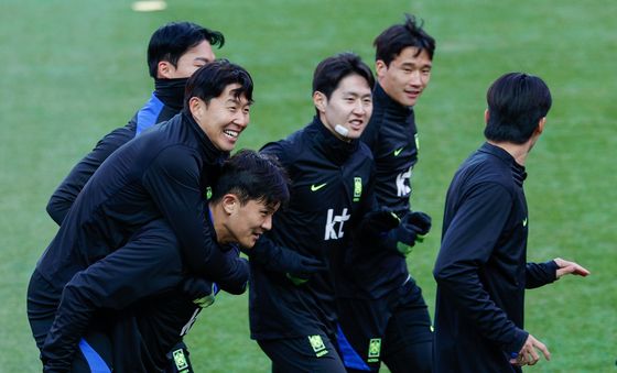 손흥민 '즐거운 훈련'