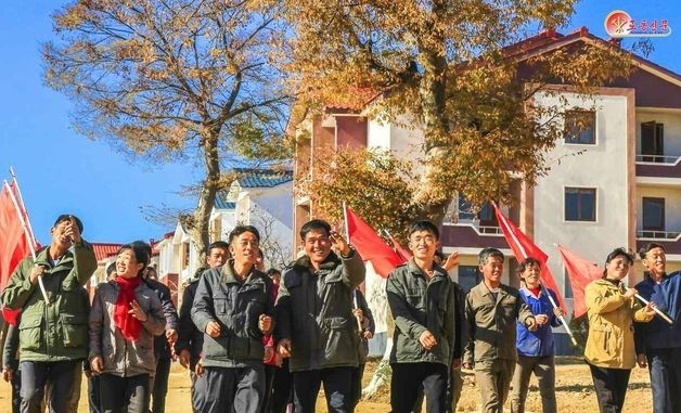 北 황해남도 수대농장 "더 높은 알곡 생산 성과 보답할 열의 넘쳐"