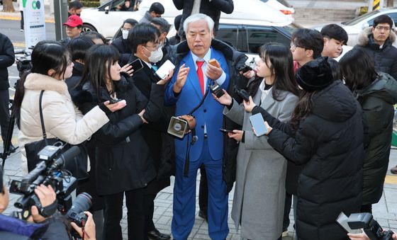 경찰 조사 입장 밝히는 전광훈 목사