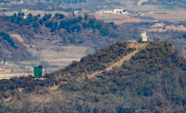 적막감 흐르는 북측 초소