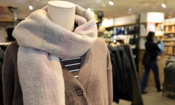 마트에 진열되는 방한용품