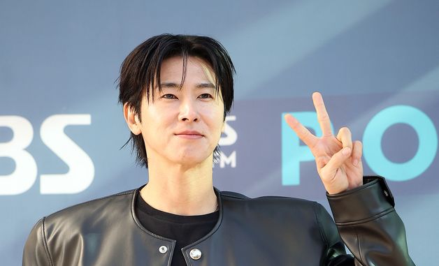 동방신기 유노윤호, 깜찍하게 브이!