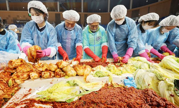 김장 봉사 참가한 이학재 사장