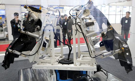 기울일 수 있는 턴테이블