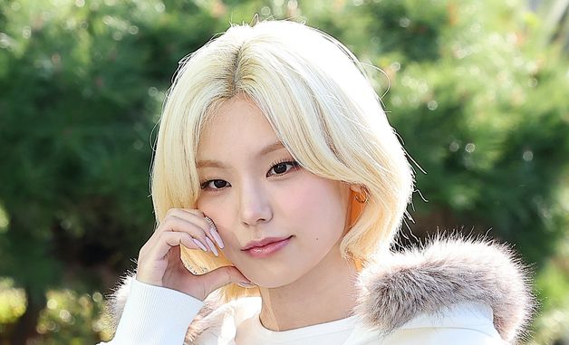 있지 예지, 금발 미녀의 볼하트