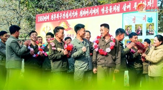北 평양전동기공장, 혁신자에게 꽃목걸이 걸어주며 축하