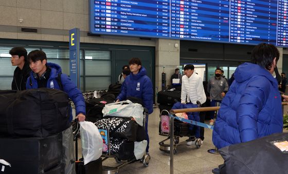 판다컵 우승컵 품은 U22 대표팀 인천 도착