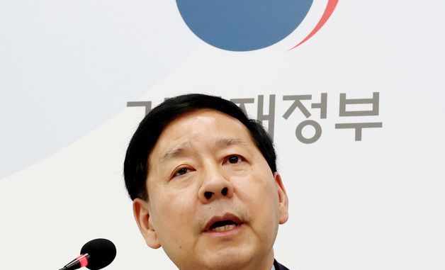 출입기자단 간담회 발언하는 구윤철 경제부총리
