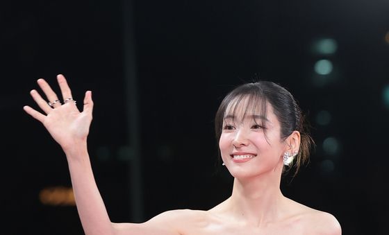 박지현, 향기로운 미소