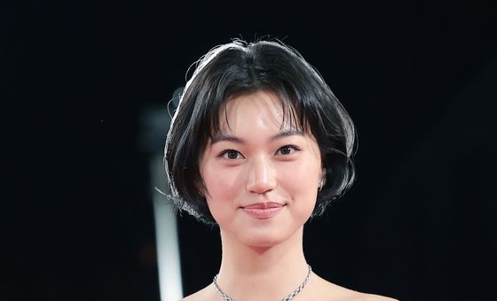 김도연, 자체발광 미소