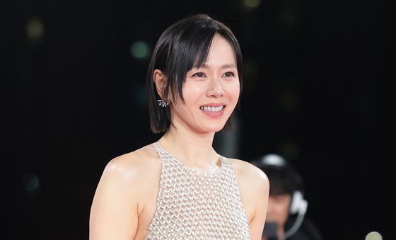 손예진, 그물 시스루 드레스로 섹시지수 UP