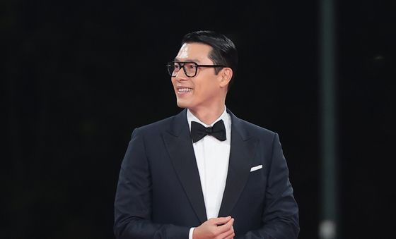 '손예진♥' 현빈, 근사한 미소