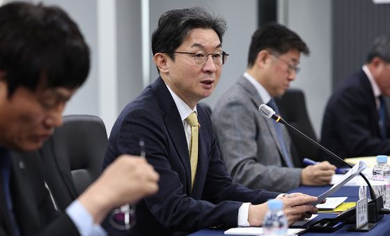 발언하는 이억원 금융위원장