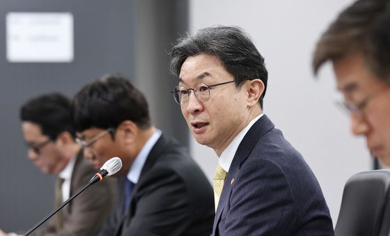 발언하는 이억원 금융위원장