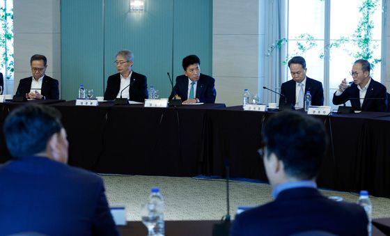 기업성장포럼 참석한 5대 금융지주 회장들