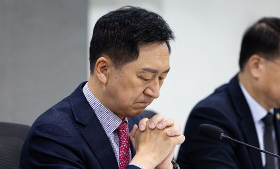 생각에 잠긴 김기현 의원