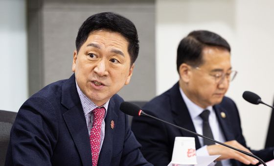 인사말하는 김기현 의원