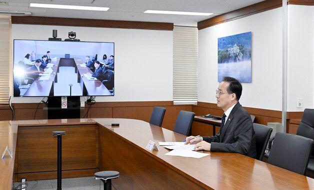 모두발언하는 이형일 차관