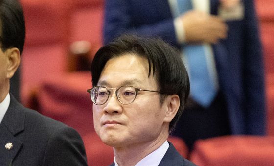 국민의례하는 김정관 장관