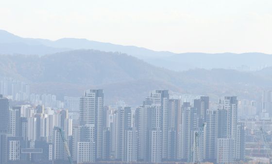 연말 '대출 한파'…하나 이어 국민은행도 주담대 접수 제한