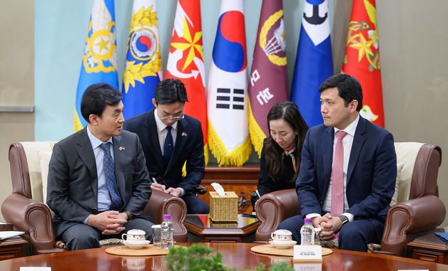 안규백 장관, 주한미국대사대리 접견