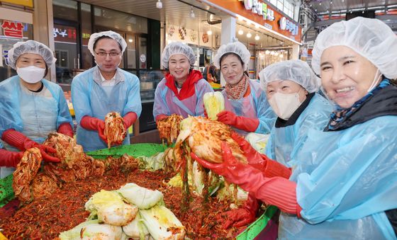 웃음이 꽃피는 김장 나눔