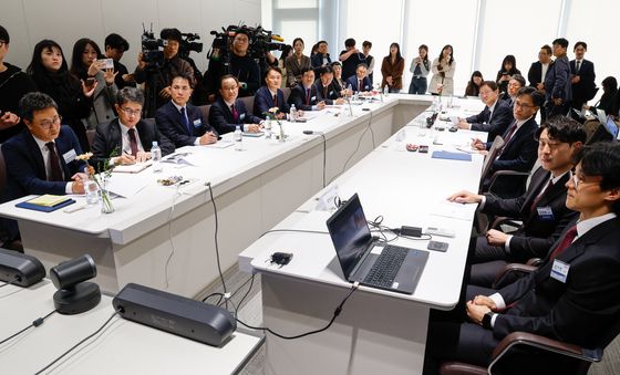 금창원 대표 얘기 듣는 이찬진 금감원장